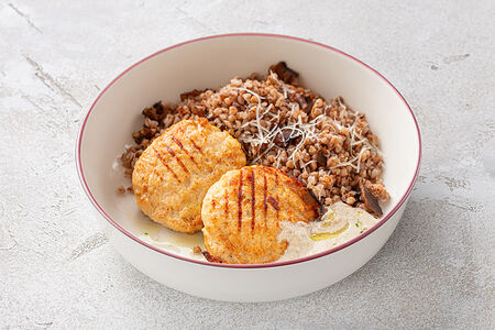 Котлеты из курицы с томленой гречкой