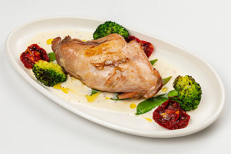 Кролик, зеленые овощи