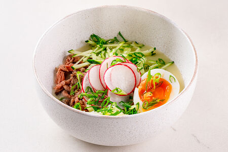 Окрошка с ростбифом на квасе