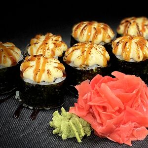 Запечённый мини-ролл c копчёной курицей