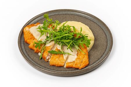 Куриный шницель с картофельным пюре и каперсами