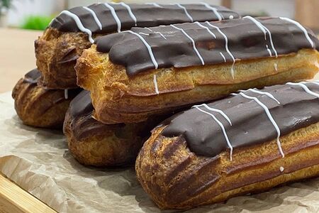 Эклер с крем-чизом