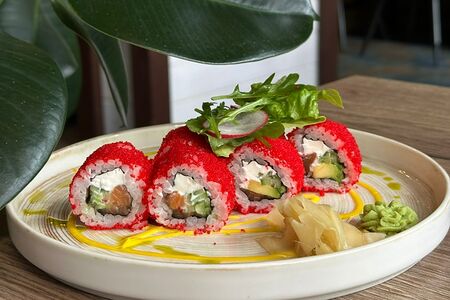 Ролл Калифорния с лососем