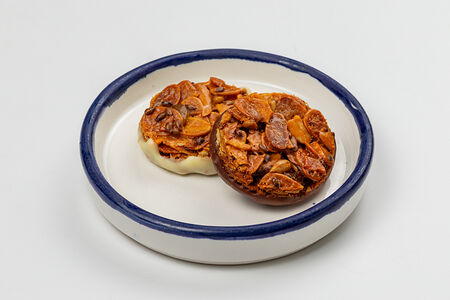 Шоколадное печенье, миндаль