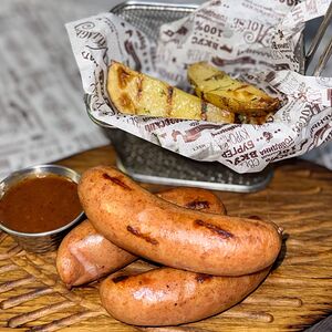 Баварские колбаски с деревенским картофелем