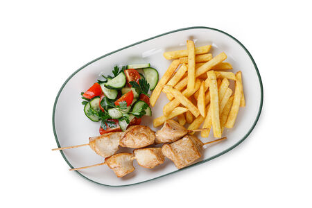 Куриный шашлычок с картофелем фри