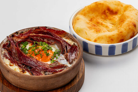 Яйцо кокот, пастрами