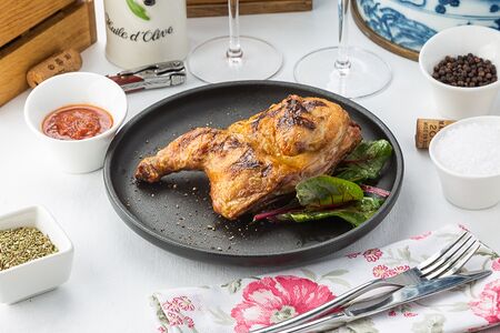 Цыпленок по-сухумски, запеченный на мангале