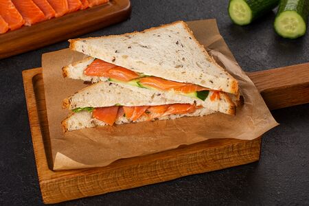 Сэндвич Филадельфия с форелью