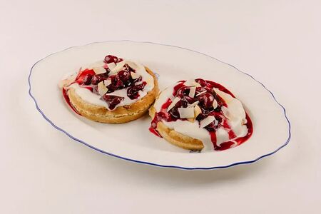 Овсяные вафли с кокосовой сгущенкой и вишней