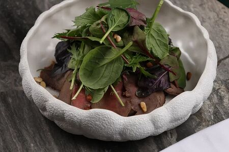 Теплый с говядиной в соусе мисо-чили