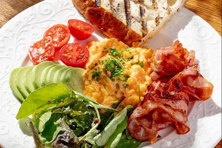 Фирменный завтрак с беконом 