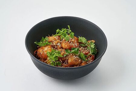 Сингапурская лапша с курицей и креветками