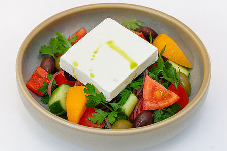 Греческий салат с фетой