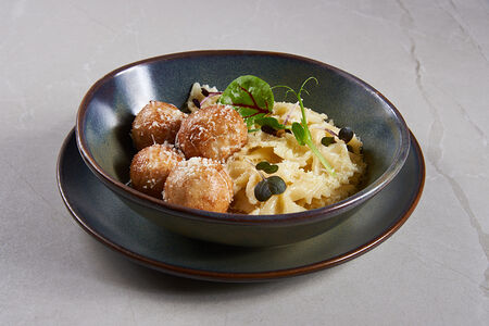 Фарфалле с митболами