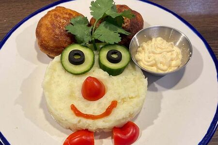 Куриные котлетки с картофельным пюре