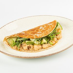 Роти с креветками и авокадо