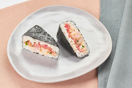 Онигири нежный тунец и креветка