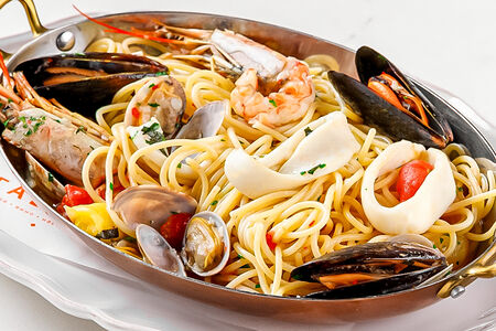 Домашняя паста с морепродуктами