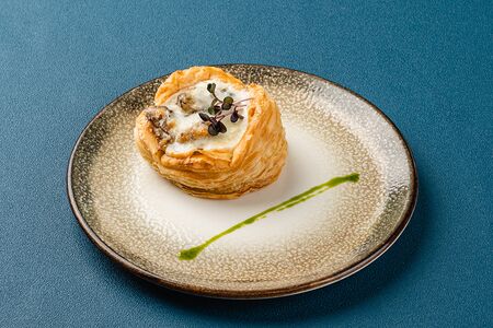 Валован с грибами