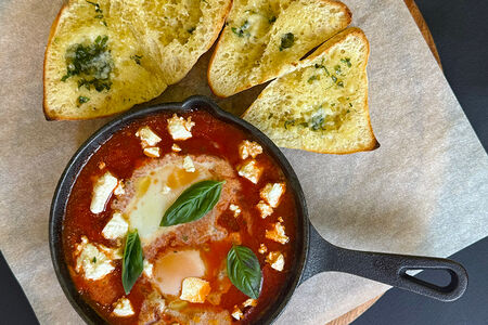 Шакшука с брускеттой