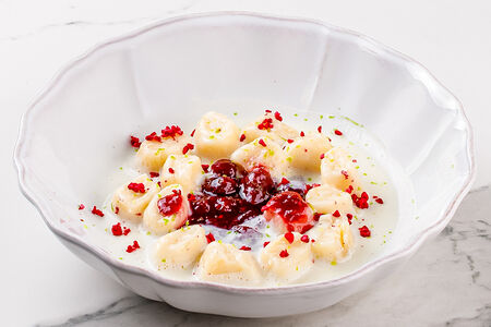 Ленивые вареники с ванильным соусом