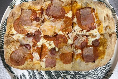 Римская пицца Супермясная с беконом 28 см