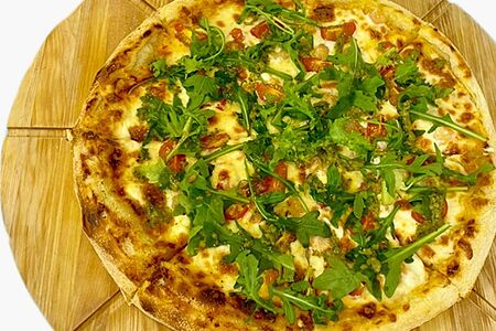 Пицца креветка и песто 