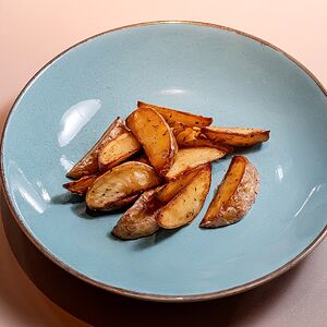 Картофельные дольки запеченные