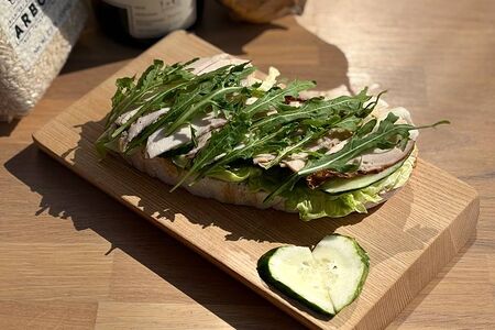 Брускетта с бужениной