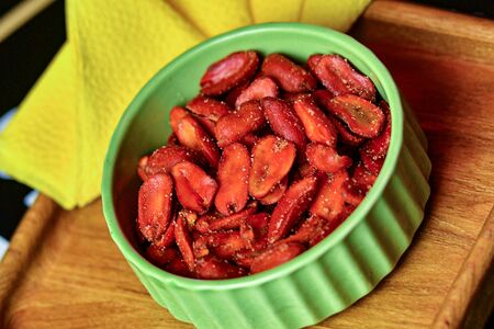 Копченый арахис