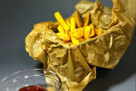 Картофель фри с соусом кетчуп