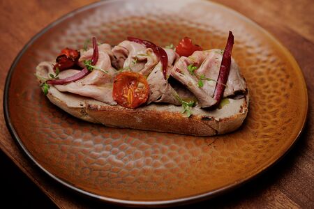 Брускетта с ростбифом 
