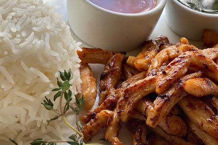 Цыпленок с рисом в остро-сладком соусе 