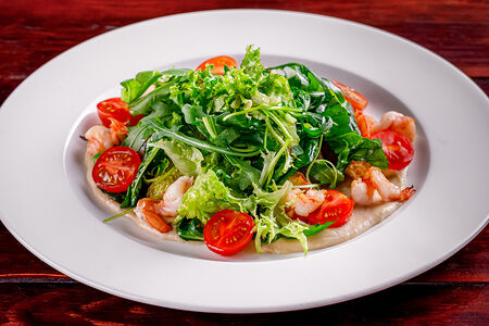 Салат с креветками и соусом из тунца 