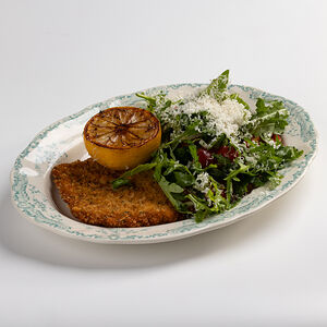 Шницель из цыпленка с рукколой и пармезаном