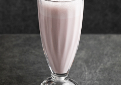 Молочный коктейль клубничный чизкейк