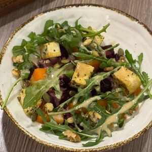 Теплый салат с тыквой