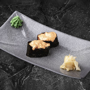 Острые суши с тунцом