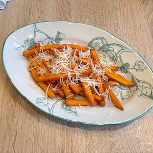 Батат фри с пармезаном