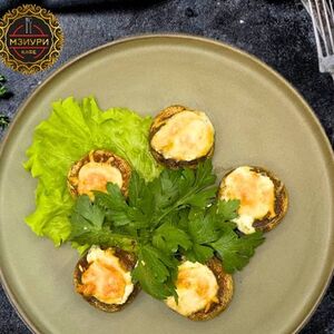 Шампиньоны в сырной корочке