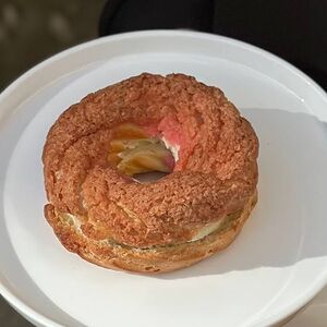 Творожное кольцо фисташка-малина