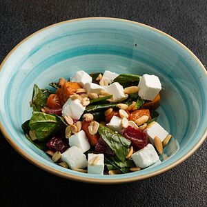 Салат из свеклы и тыквы с сыром фета