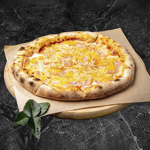 Пицца с ветчиной и грибами