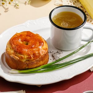 Мясной пирог с бульоном