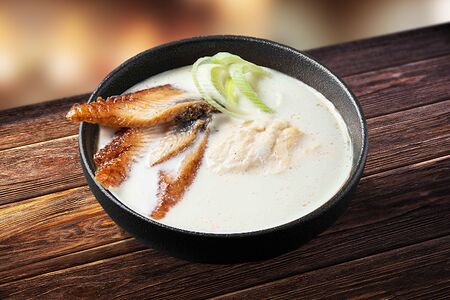 Сливочный суп с угрем