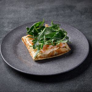 Картофельная вафля с креветками