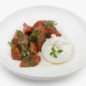 Буррата с томатами и песто