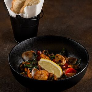 Морское соте с чиабаттой