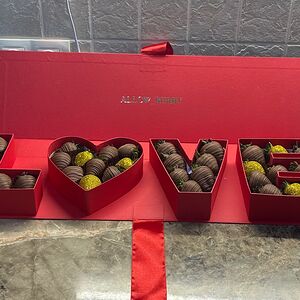 Клубника в шоколаде Love 1